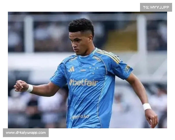 多特锁定巴西左后卫普拉特斯 十七岁新星立志助队夺欧冠